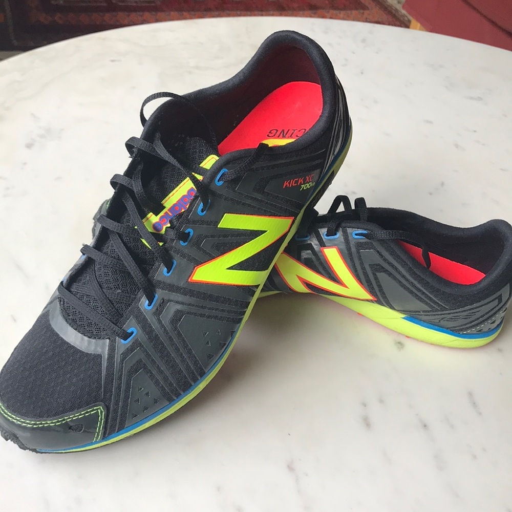 New Balance men’s track sneakers sz11